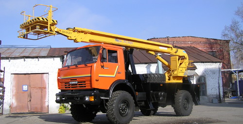 Автовышка АПТ-22 на базе КамАЗ вездеход